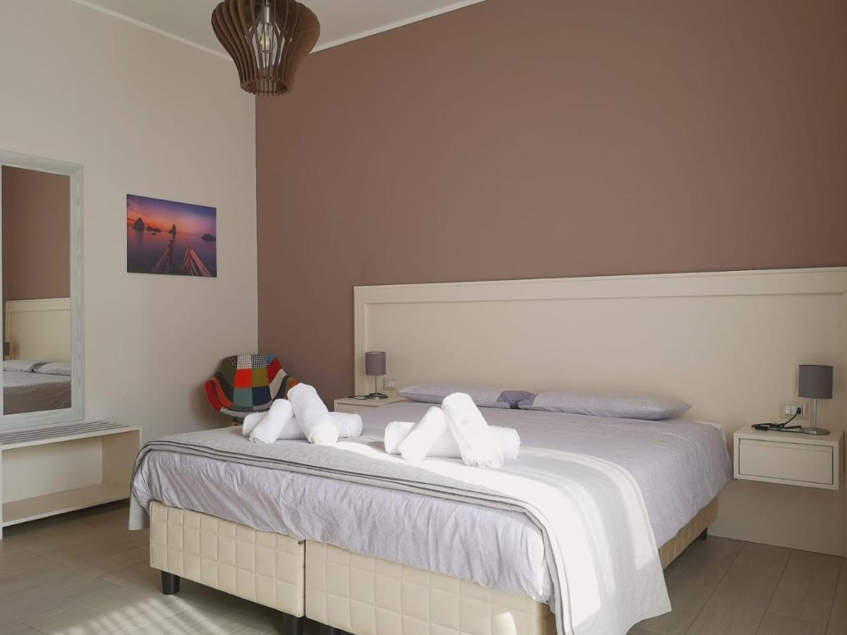 Ferienwohnung Il Balcone Di Galatea Acireale Exterior foto
