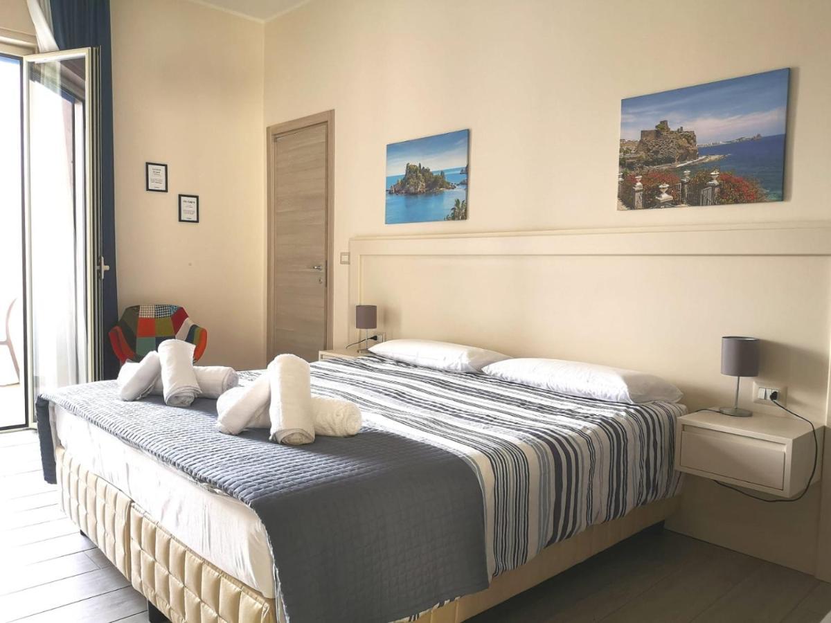 Ferienwohnung Il Balcone Di Galatea Acireale Exterior foto
