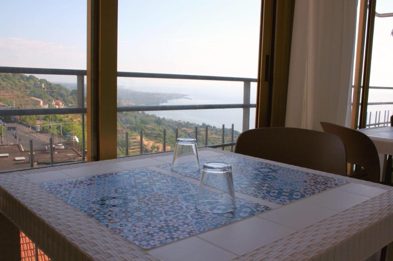 Ferienwohnung Il Balcone Di Galatea Acireale Exterior foto